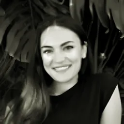 Raluca E.